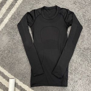 Swiftly tech long sleeve Lululemon top